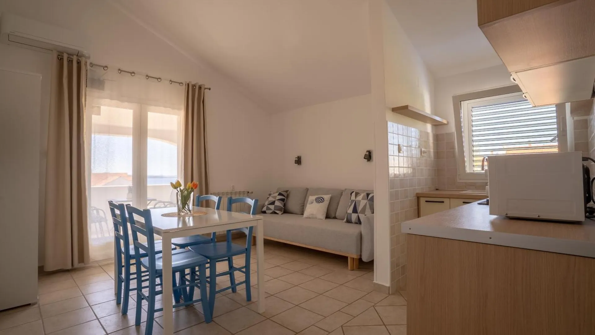 Guest house Apartments & Rooms Petra Zadar