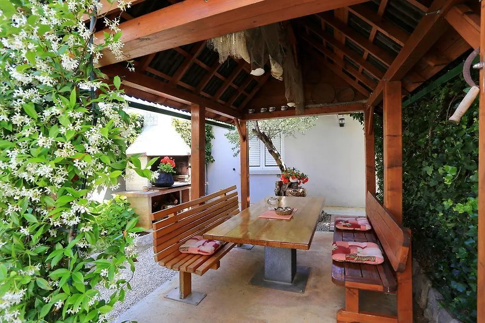 Guest house Apartments & Rooms Petra Zadar