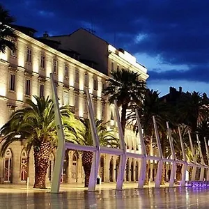 Luxury Skystar-split 4* Split