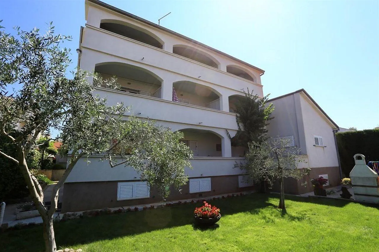 Guest house Apartments & Rooms Petra Zadar